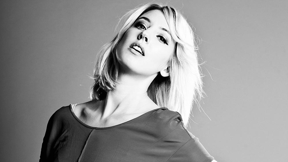 Porvoon Viinijuhlat: Veronica Maggio (SWE), Pete Parkkonen, Tommi Lntinen, Krij, Basic Element (SWE) pe 14.07.2023   Artistit:  Veronica Maggio,  Pete Parkkonen,  Basic Element,  Krij,  Tommi Lntinen   Paikka: Kokonniemi, Porvoo, Suomi   Tapahtuma:  Porvoon Viinijuhlat       Osta liput (69,90/129,90  (1/2pv)&euro;)       Liput: 69,90/129,90  (1/2pv)&euro;  (lippu.fi)