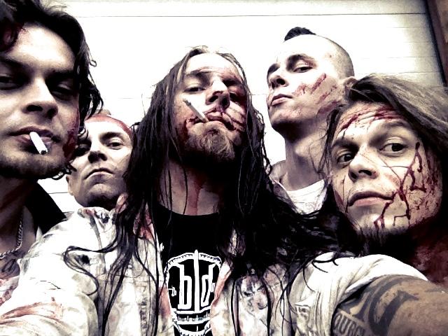 Black Box Mikkeli: Bloodred Hourglass, Enemies Everywhere la 26.04.2025 18:00   Artistit:  Bloodred Hourglass,  Enemies Everywhere   Paikka: Kulttuuritalo Tempo, Mikkeli, Suomi      Osta liput (29,90/47,90 &euro;)       Liput: 29,90/47,90 &euro;  (blackboxmikkeli.com)