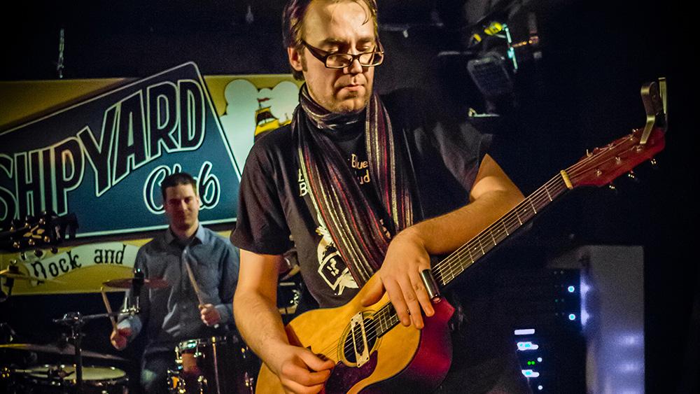 Andres Roots, Jantso Jokelin to 26.01.2023 19:00   Artistit:  Andres Roots,  Jantso Jokelin Duo   Paikka: Tenho, Kallio, Helsinki, Suomi  Liput: 0 &euro;