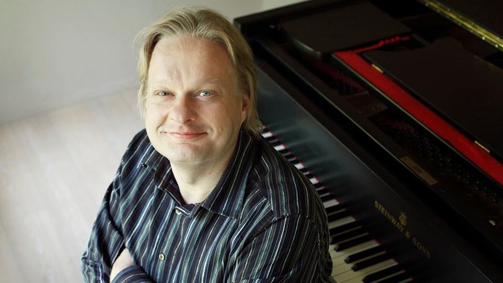 Jazz Jkl Live: Iiro Rantala HEL Trio (FIN/NOR/GBR) la 23.03.2024 19:00   Artisti:  Iiro Rantala   Paikka: Poppari, Jyväskylä, Suomi  Liput: 30 &euro;