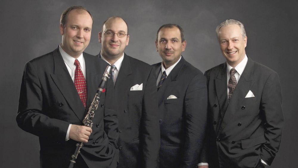 April Jazz Club: Antti Sarpila Swing Band feat. Kernen pe 26.05.2023 18:00   Artisti:  Antti Sarpila Swing Band   Paikka: Tapiola Garden, Tapiola, Espoo, Suomi      Osta liput (20 &euro;)       Liput: 20 &euro;  (lippu.fi)