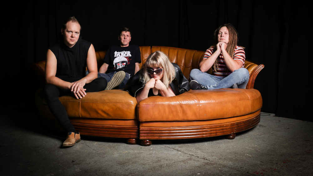 Joulupunkki: Saa Kiljua, Perseenpyyhkijt, Lasane!, Harha., Seurat, Pimpit, Huoneen syyllisin mies pe 20.12.2024 17:30   Artisti:  Saa Kiljua   Paikka: Pop-up Klonkka, Oulu, Suomi      Osta liput (11/15 &euro;)       Liput: 11/15 &euro;  (ticketmaster.fi)