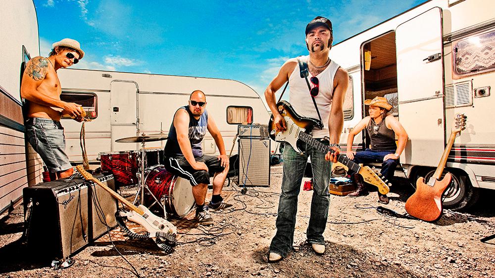 Sunday Night Music Club: Knucklebone Oscar su 03.11.2024 17:00   Artistit:  Knucklebone Oscar,  Knucklebone Oscar [henkil]   Paikka: HRH Pub, Roihuvuori, Helsinki, Suomi      Osta liput (15,50 &euro;)       Liput: 15,50 &euro;  (tiketti.fi)