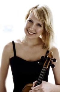 Helsinki Seris: Elina Vhl & Barry Douglas su 19.11.2023 18:00   Artisti:  Elina Vhl   Paikka: Sibelius-Akatemian konserttisali, Tl, Helsinki, Suomi      Osta liput (38,50 &euro;)       Liput: 38,50 &euro;  (lippu.fi)